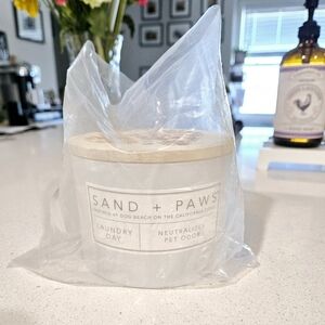 NWT Sand & Paws "Laundry Day" Candle